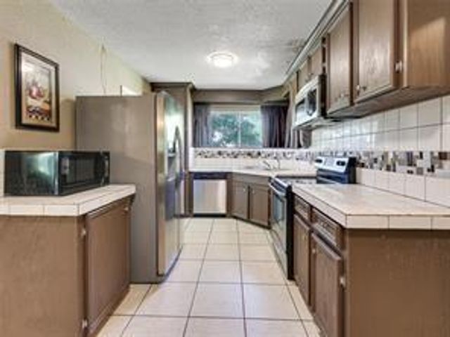 1755 W 10th Street, Freeport, TX 77541