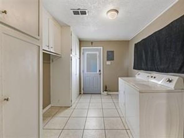 1755 W 10th Street, Freeport, TX 77541