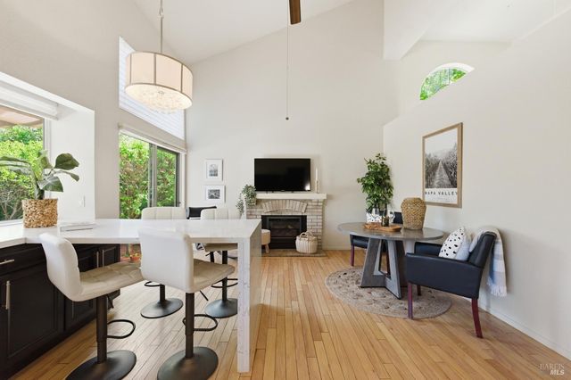 4102 Salmon Creek Ln, Napa, CA 94558