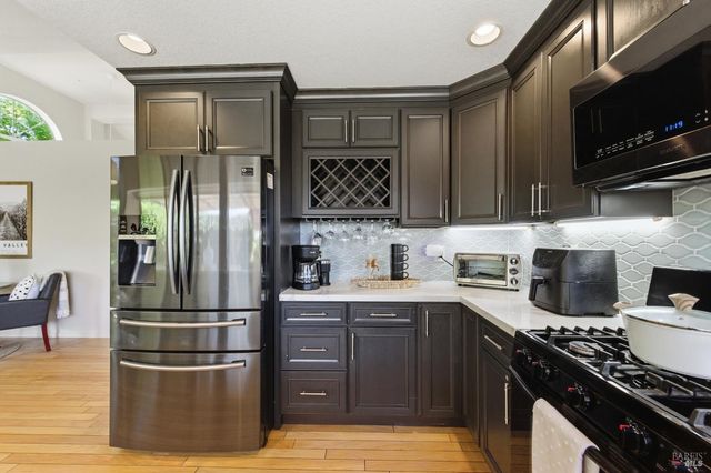 4102 Salmon Creek Ln, Napa, CA 94558