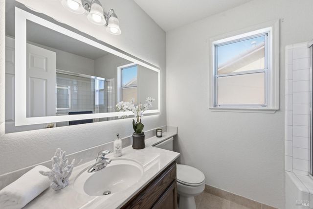 4102 Salmon Creek Ln, Napa, CA 94558