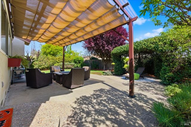 4102 Salmon Creek Ln, Napa, CA 94558