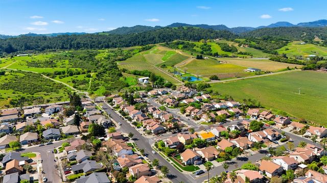 4102 Salmon Creek Ln, Napa, CA 94558