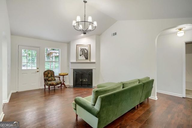 633 Effie Drive, Lawrenceville, GA 30045