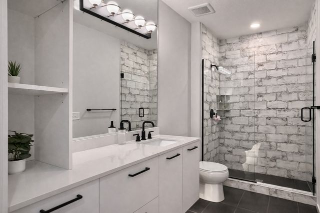 16102 Duvane Way, Lakeville, MN 55044