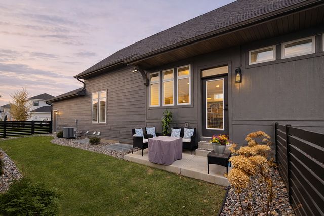 16102 Duvane Way, Lakeville, MN 55044