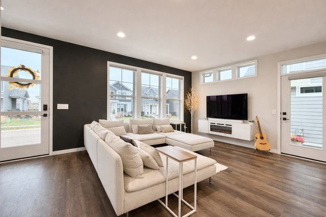 16102 Duvane Way, Lakeville, MN 55044