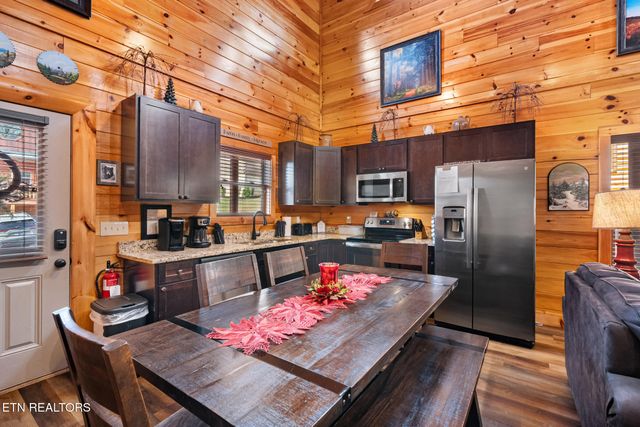 304 City View Way, Pigeon Forge, TN 37863