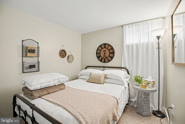 2206 GRAHAM DR, Wilmington, DE 19808