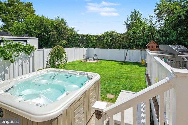 2206 GRAHAM DR, Wilmington, DE 19808