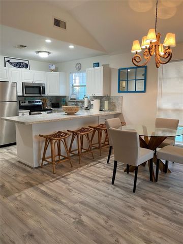 4034 Panola Drive, Galveston, TX 77554