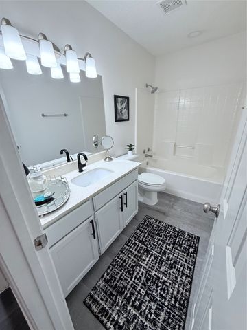 188 Candlelight Path, Hawkins, TX 75765