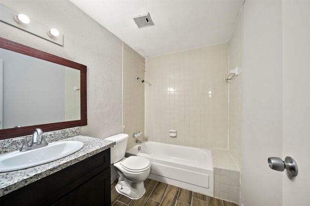 10001 Westpark Drive 75, Houston, TX 77042