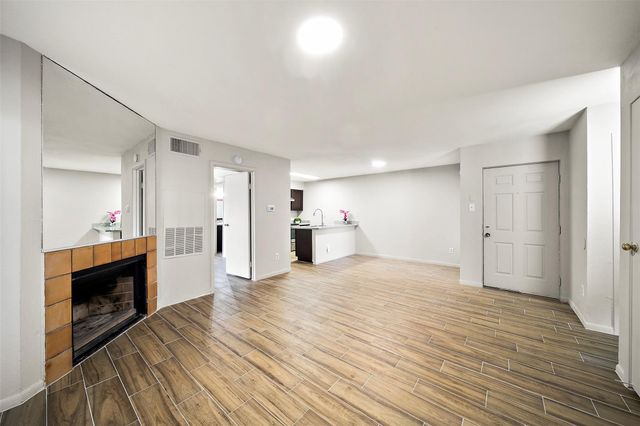 10001 Westpark Drive 75, Houston, TX 77042