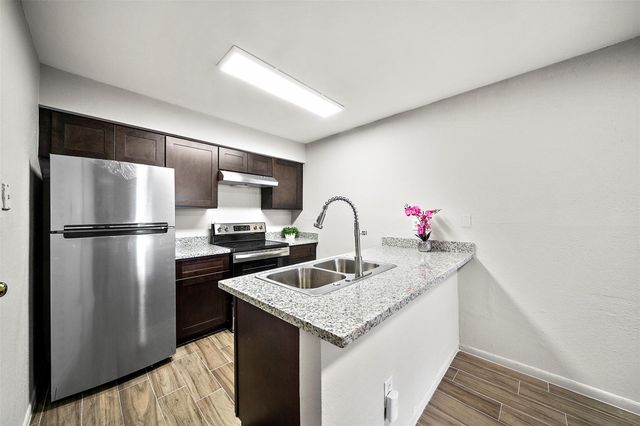 10001 Westpark Drive 75, Houston, TX 77042