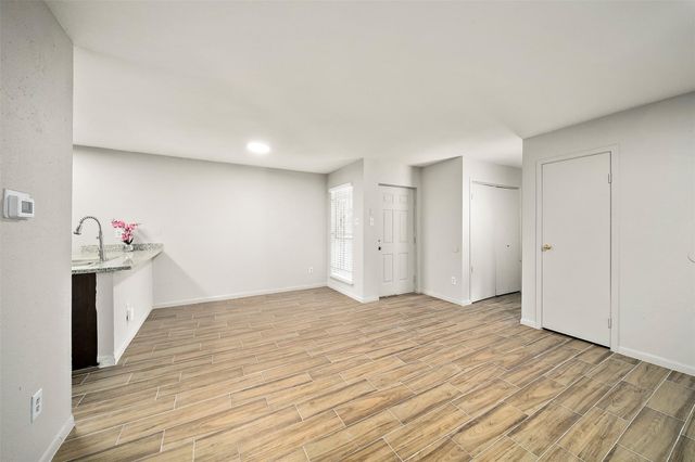 10001 Westpark Drive 75, Houston, TX 77042