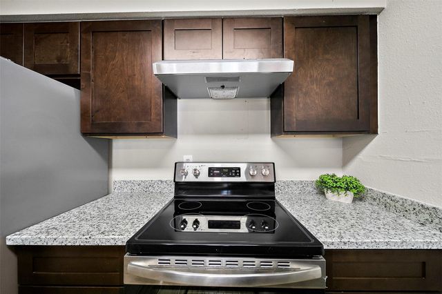 10001 Westpark Drive 75, Houston, TX 77042