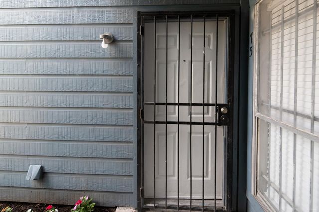 10001 Westpark Drive 75, Houston, TX 77042