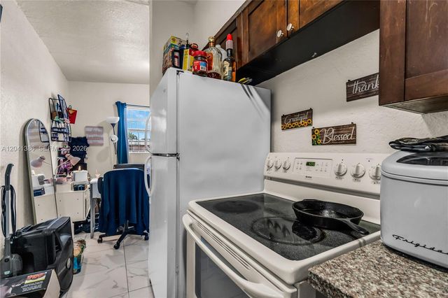 2910 NW 47th St, Miami, FL 33142
