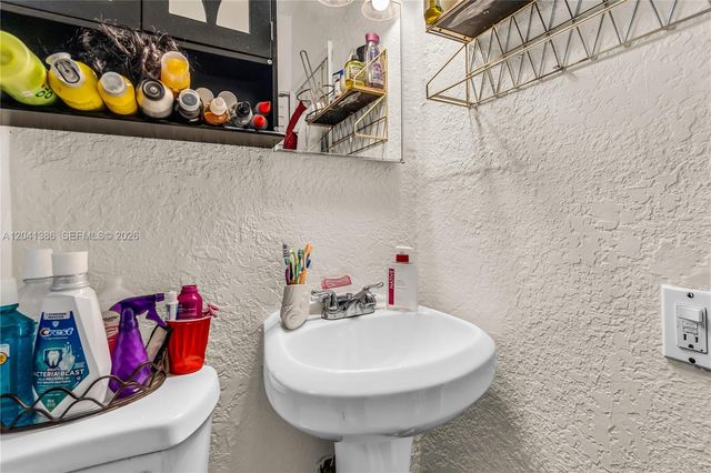 2910 NW 47th St, Miami, FL 33142