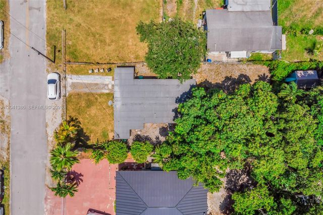 2910 NW 47th St, Miami, FL 33142
