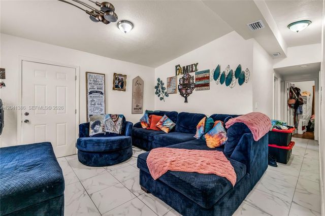 2910 NW 47th St, Miami, FL 33142