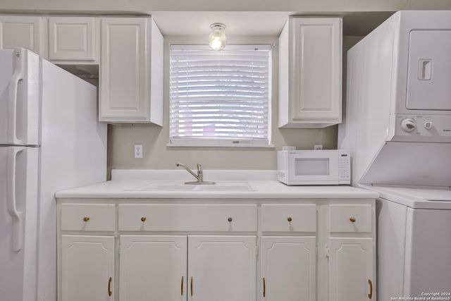 3243 Nacogdoches Rd Apt 412, San Antonio, TX 78217