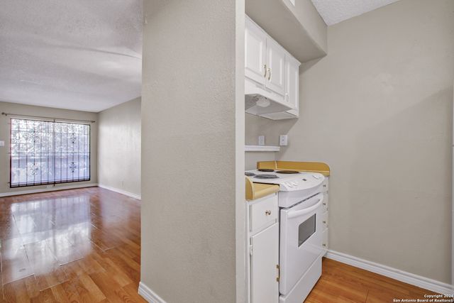 3243 Nacogdoches Rd Apt 412, San Antonio, TX 78217