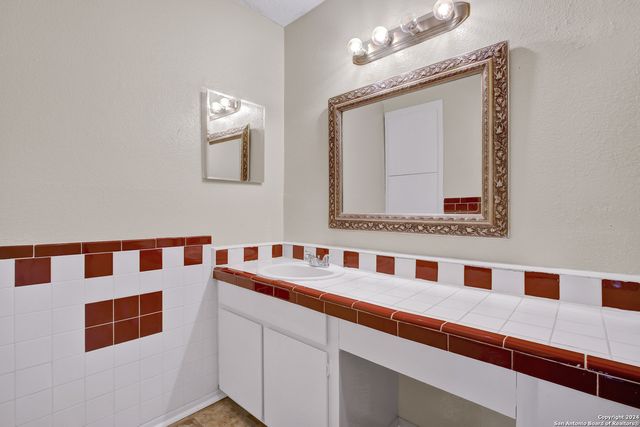 3243 Nacogdoches Rd Apt 412, San Antonio, TX 78217