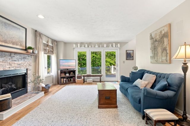 6 Aspen Rd 6, Bourne, MA 02532