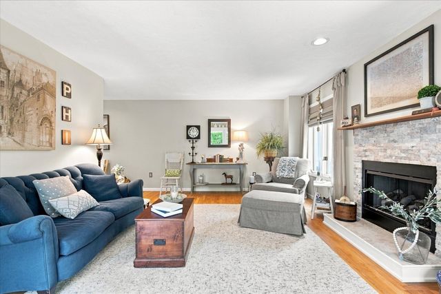 6 Aspen Rd 6, Bourne, MA 02532