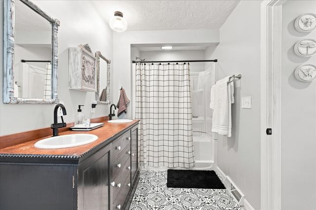 6 Aspen Rd 6, Bourne, MA 02532