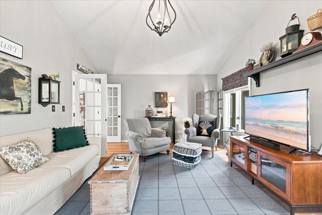 6 Aspen Rd 6, Bourne, MA 02532
