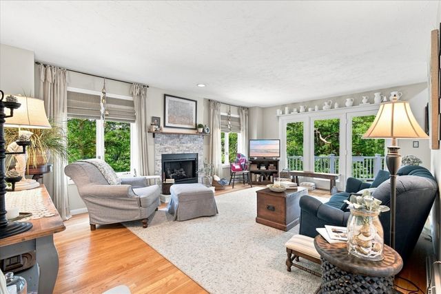6 Aspen Rd 6, Bourne, MA 02532
