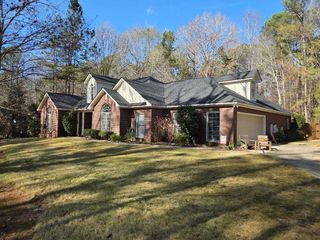 324 Grantham Drive, Cataula, GA 31804