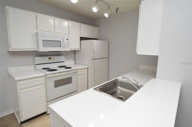 10263 GANDY BOULEVARD N 305, St Petersburg, FL 33702