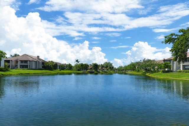 10263 GANDY BOULEVARD N 305, St Petersburg, FL 33702