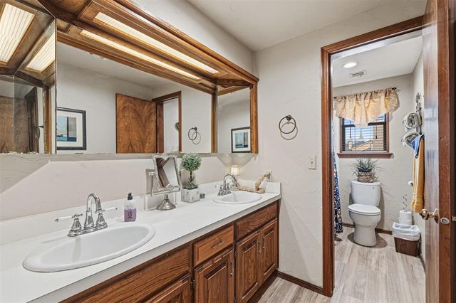 11305 Cedar Hollow Road, Oklahoma City, OK 73162