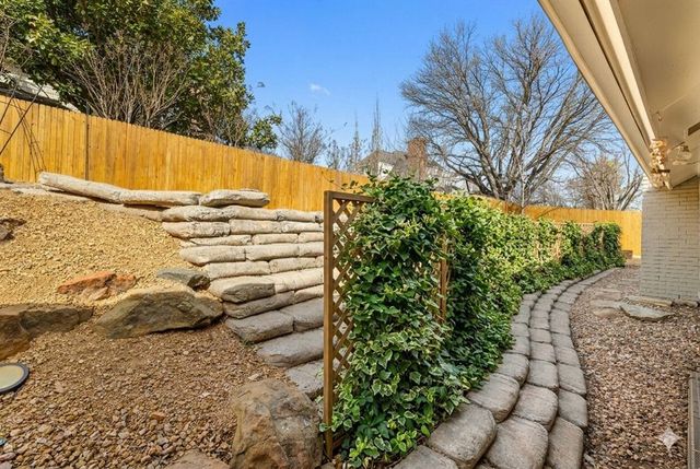 11305 Cedar Hollow Road, Oklahoma City, OK 73162