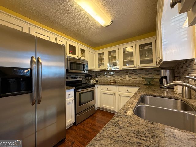 104 Laurel Lane, Kingsland, GA 31548