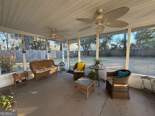 104 Laurel Lane, Kingsland, GA 31548