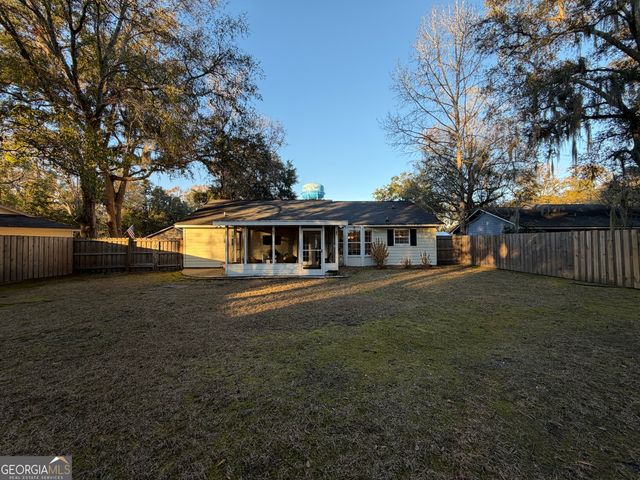 104 Laurel Lane, Kingsland, GA 31548