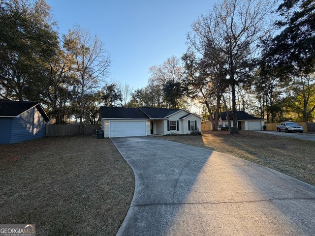 104 Laurel Lane, Kingsland, GA 31548