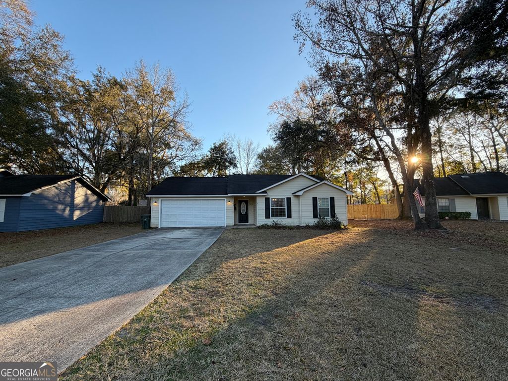 104 Laurel Lane, Kingsland, GA 31548