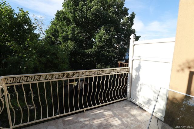 151-07 7th Avenue 2FL, Whitestone, NY 11357