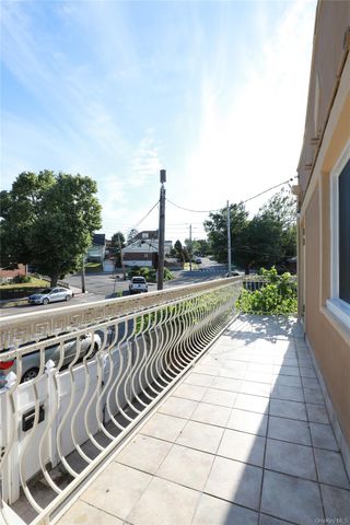 151-07 7th Avenue 2FL, Whitestone, NY 11357