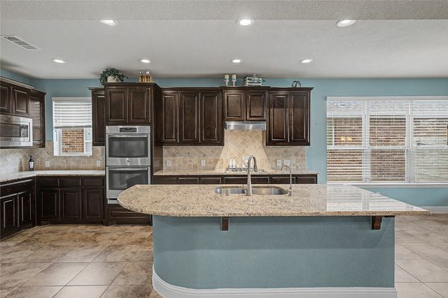 605 Fenceline Drive, Argyle, TX 76226