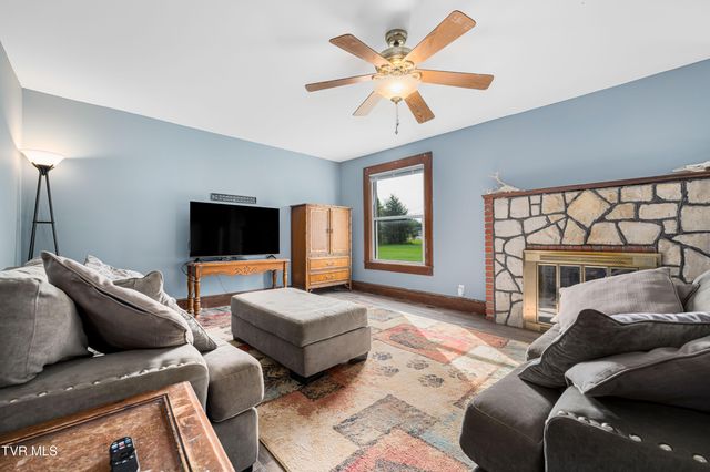 1058 Smalling Road, Johnson City, TN 37601