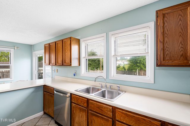 1058 Smalling Road, Johnson City, TN 37601