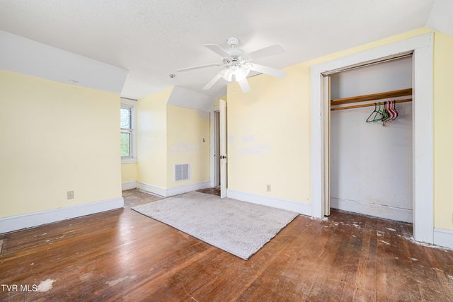 1058 Smalling Road, Johnson City, TN 37601